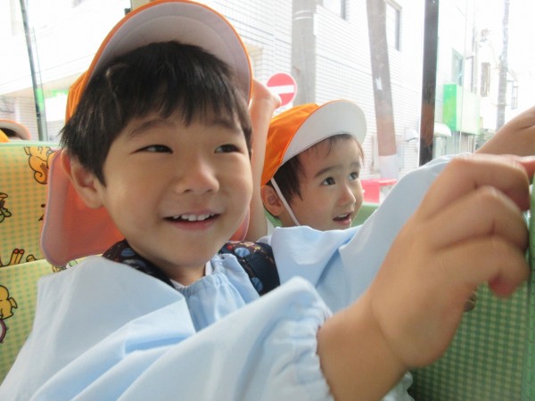 保土ヶ谷公園で小桜組さんが、どんぐりをいっぱいひろったよ☆彡サムネイル