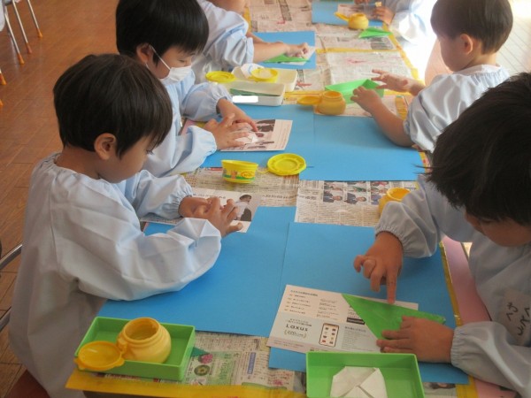 雪だるま＆ツリーを折り紙で折ったよ（菊組）サムネイル