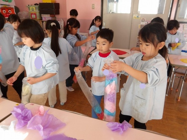 お話にでてくるスイーツシャンデリアをつくりました💕②（菊組）サムネイル