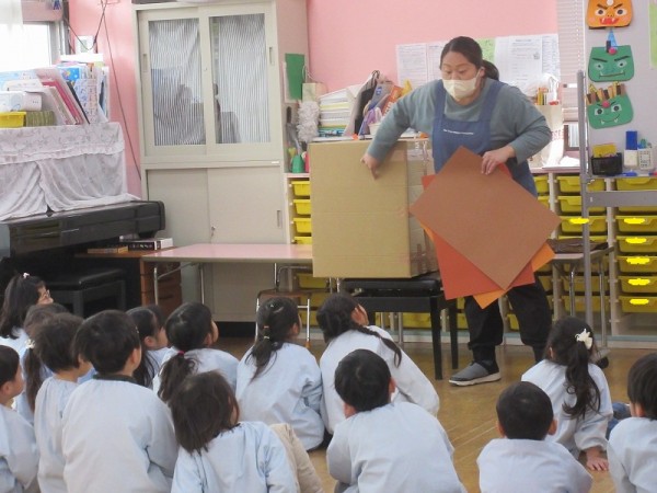 お話の共同製作が始まったよ（　＾ω＾）（菊組・藤組）サムネイル